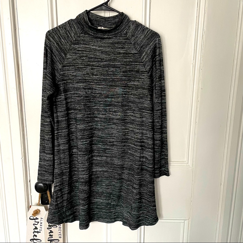 RD style turtle neck sweater dress or tunic size large black & silver heathered
